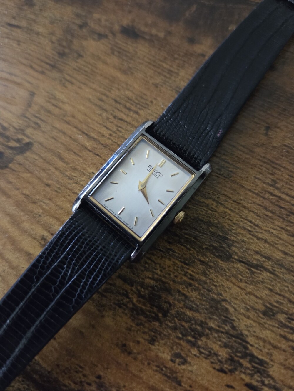 Vintage SEIKO Women’s Tank Watch 18mm Mother Of Pearl Dial 1N00-5C89 New Battery